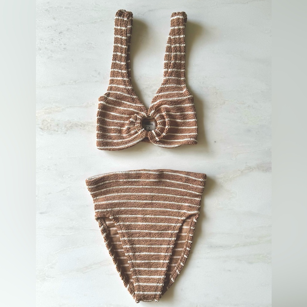 Like new high waisted  2pcs bikini.